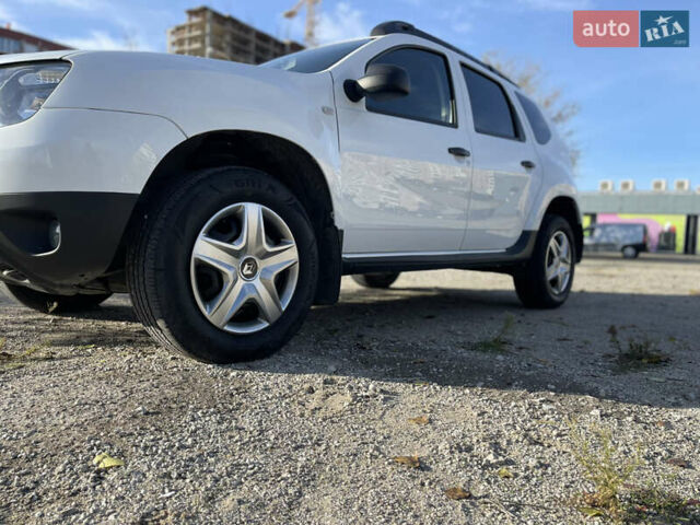 Белый Рено Дастер, объемом двигателя 1.46 л и пробегом 158 тыс. км за 9900 $, фото 23 на Automoto.ua