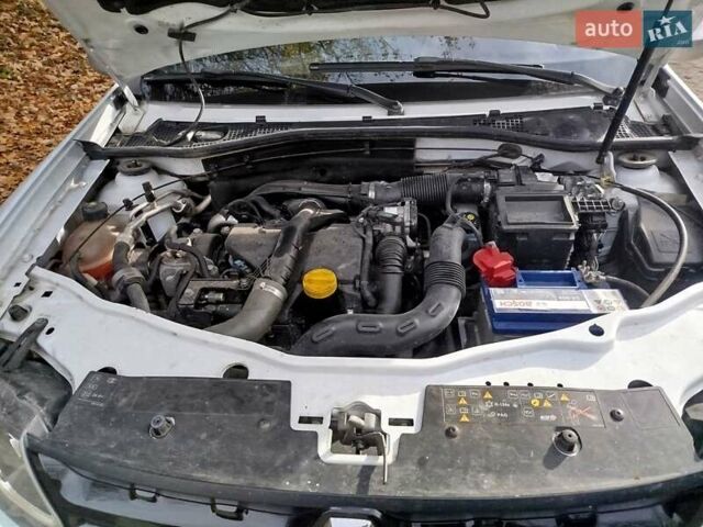 Білий Рено Дастер, об'ємом двигуна 1.46 л та пробігом 217 тис. км за 9300 $, фото 18 на Automoto.ua