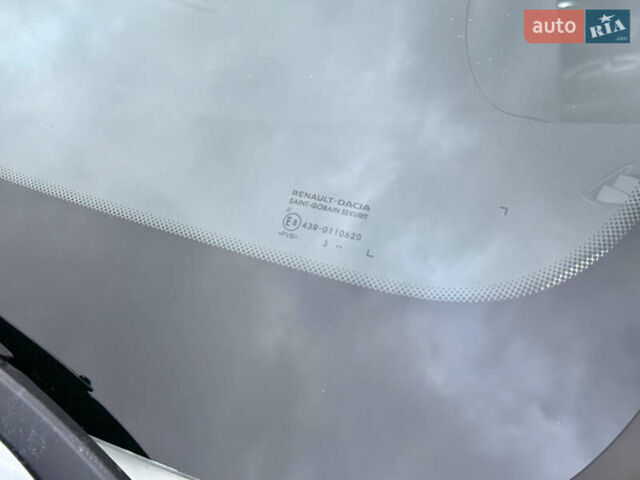 Белый Рено Дастер, объемом двигателя 1.46 л и пробегом 165 тыс. км за 9500 $, фото 36 на Automoto.ua
