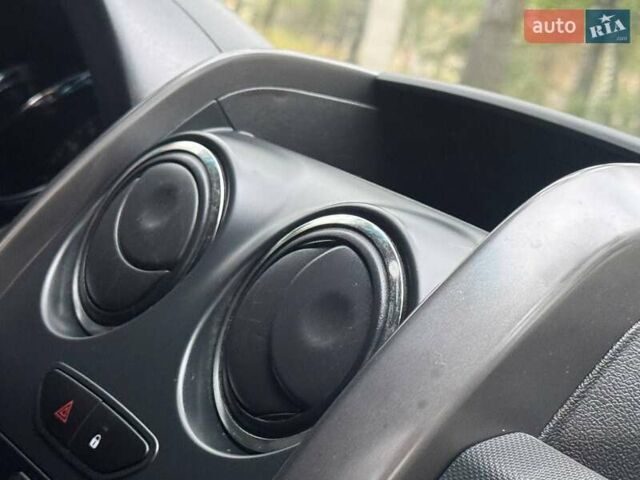 Белый Рено Дастер, объемом двигателя 1.6 л и пробегом 135 тыс. км за 10299 $, фото 38 на Automoto.ua