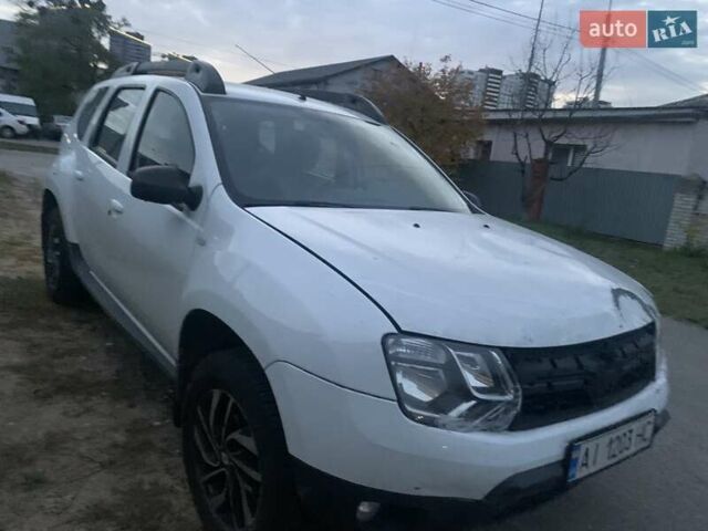 Белый Рено Дастер, объемом двигателя 1.6 л и пробегом 113 тыс. км за 7440 $, фото 12 на Automoto.ua