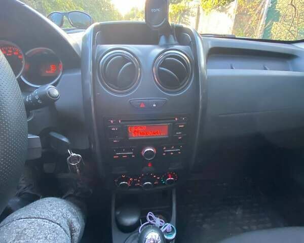 Белый Рено Дастер, объемом двигателя 1.46 л и пробегом 292 тыс. км за 11500 $, фото 21 на Automoto.ua