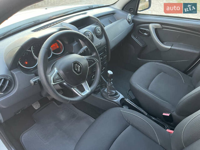 Белый Рено Дастер, объемом двигателя 1.46 л и пробегом 158 тыс. км за 9900 $, фото 43 на Automoto.ua