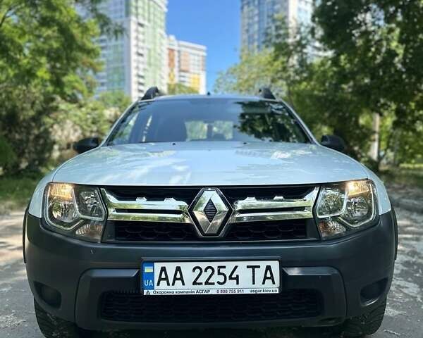 Белый Рено Дастер, объемом двигателя 1.46 л и пробегом 160 тыс. км за 9900 $, фото 36 на Automoto.ua