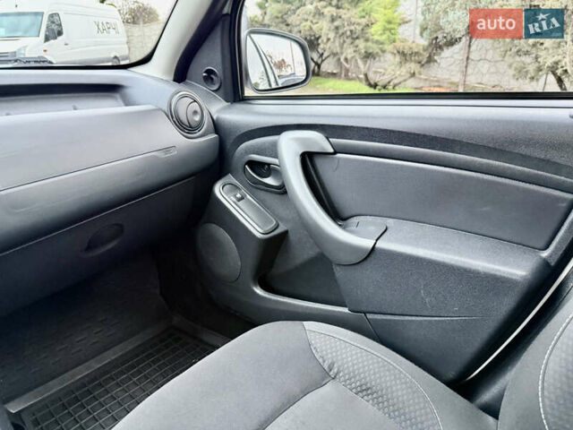 Белый Рено Дастер, объемом двигателя 1.46 л и пробегом 165 тыс. км за 9500 $, фото 23 на Automoto.ua