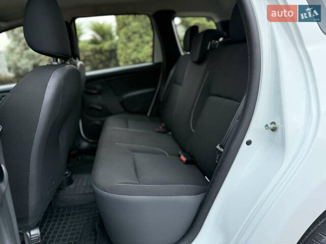 Белый Рено Дастер, объемом двигателя 1.46 л и пробегом 165 тыс. км за 9500 $, фото 32 на Automoto.ua