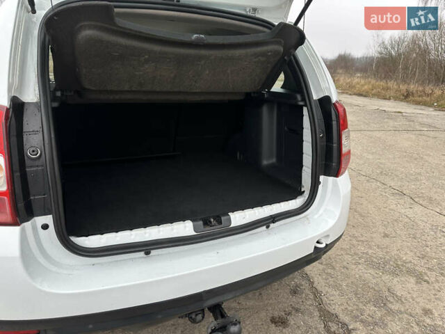 Белый Рено Дастер, объемом двигателя 1.46 л и пробегом 203 тыс. км за 9950 $, фото 39 на Automoto.ua