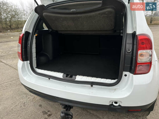 Белый Рено Дастер, объемом двигателя 1.46 л и пробегом 203 тыс. км за 9950 $, фото 38 на Automoto.ua