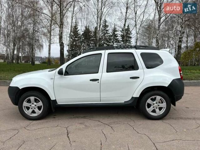Белый Рено Дастер, объемом двигателя 1.46 л и пробегом 294 тыс. км за 9500 $, фото 1 на Automoto.ua
