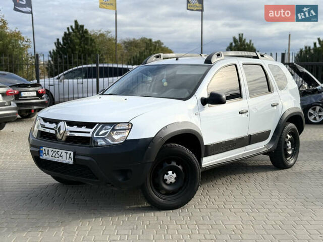 Белый Рено Дастер, объемом двигателя 1.46 л и пробегом 245 тыс. км за 9899 $, фото 1 на Automoto.ua