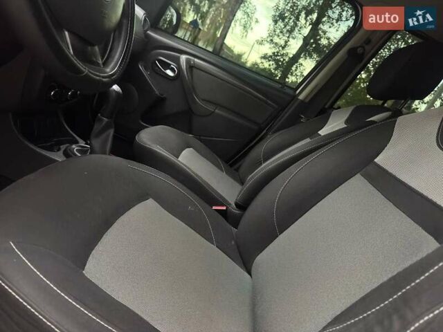 Белый Рено Дастер, объемом двигателя 1.6 л и пробегом 135 тыс. км за 10299 $, фото 18 на Automoto.ua