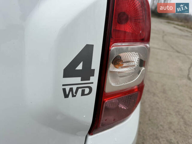 Белый Рено Дастер, объемом двигателя 1.46 л и пробегом 203 тыс. км за 9950 $, фото 18 на Automoto.ua