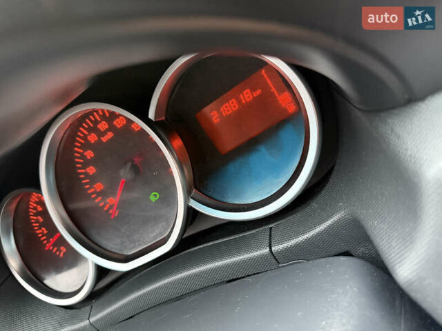 Белый Рено Дастер, объемом двигателя 1.5 л и пробегом 218 тыс. км за 9500 $, фото 28 на Automoto.ua