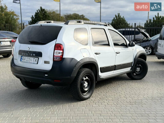 Белый Рено Дастер, объемом двигателя 1.46 л и пробегом 245 тыс. км за 9899 $, фото 4 на Automoto.ua