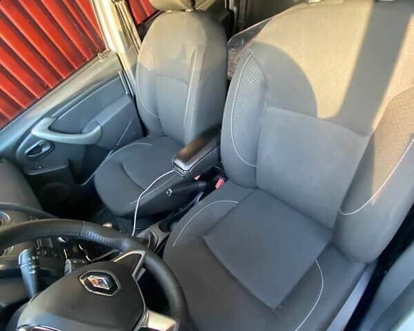 Белый Рено Дастер, объемом двигателя 1.46 л и пробегом 292 тыс. км за 11500 $, фото 14 на Automoto.ua