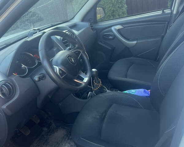 Белый Рено Дастер, объемом двигателя 1.46 л и пробегом 251 тыс. км за 9200 $, фото 1 на Automoto.ua