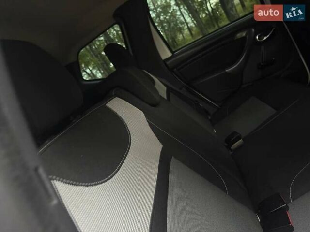 Белый Рено Дастер, объемом двигателя 1.6 л и пробегом 135 тыс. км за 10299 $, фото 34 на Automoto.ua