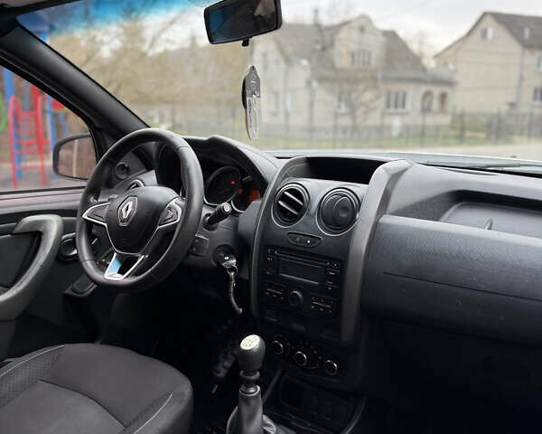 Белый Рено Дастер, объемом двигателя 1.5 л и пробегом 218 тыс. км за 9500 $, фото 18 на Automoto.ua