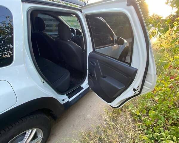 Белый Рено Дастер, объемом двигателя 1.46 л и пробегом 292 тыс. км за 11500 $, фото 28 на Automoto.ua