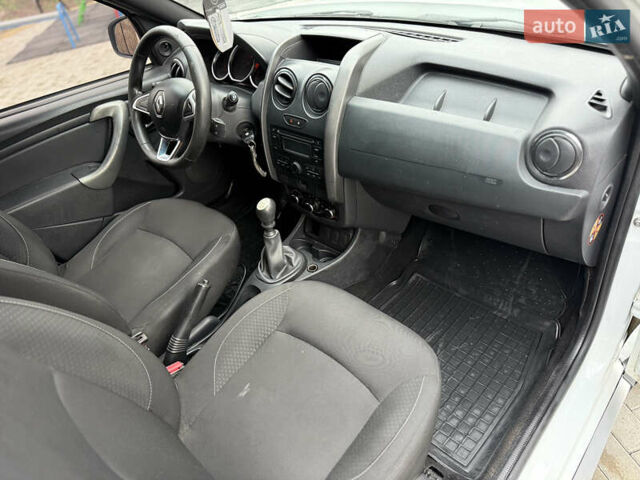 Белый Рено Дастер, объемом двигателя 1.5 л и пробегом 218 тыс. км за 9500 $, фото 15 на Automoto.ua