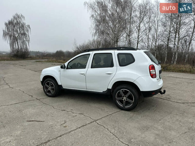 Белый Рено Дастер, объемом двигателя 1.46 л и пробегом 203 тыс. км за 9950 $, фото 4 на Automoto.ua