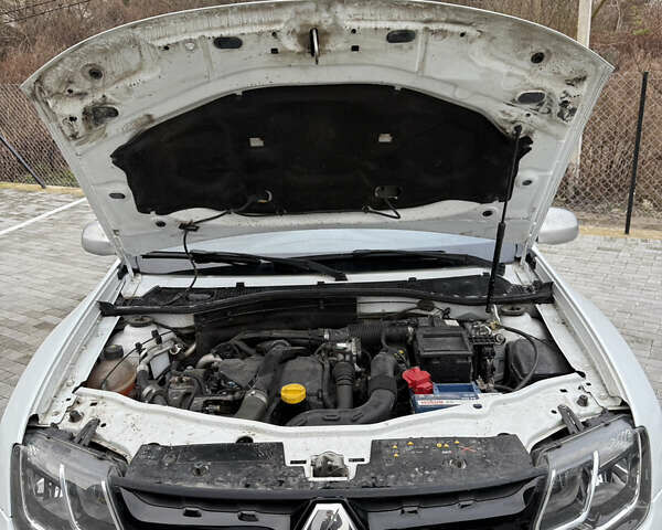 Белый Рено Дастер, объемом двигателя 1.5 л и пробегом 218 тыс. км за 9500 $, фото 27 на Automoto.ua