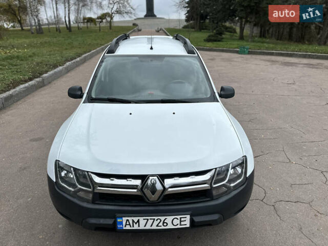 Белый Рено Дастер, объемом двигателя 1.46 л и пробегом 294 тыс. км за 9500 $, фото 6 на Automoto.ua