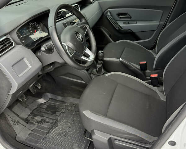 Белый Рено Дастер, объемом двигателя 1.46 л и пробегом 106 тыс. км за 13800 $, фото 11 на Automoto.ua