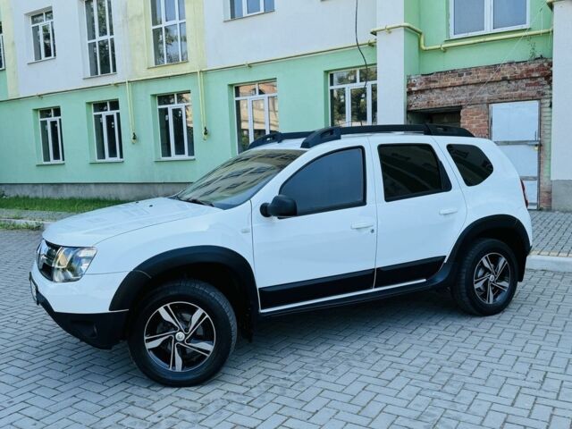 Белый Рено Дастер, объемом двигателя 1.5 л и пробегом 67 тыс. км за 14800 $, фото 5 на Automoto.ua