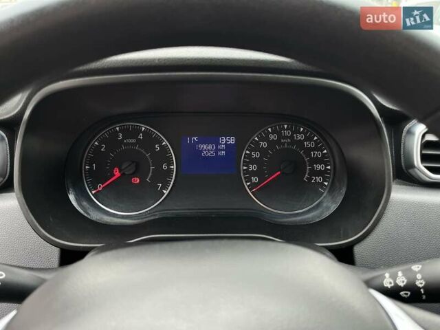 Белый Рено Дастер, объемом двигателя 1.46 л и пробегом 199 тыс. км за 12700 $, фото 7 на Automoto.ua