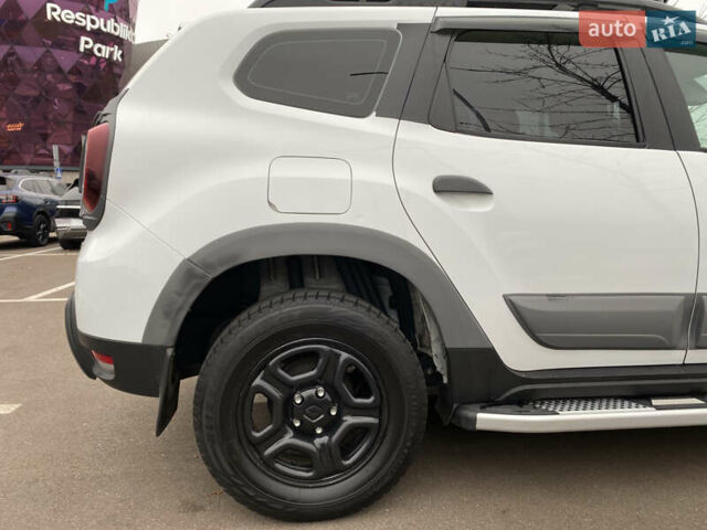 Білий Рено Дастер, об'ємом двигуна 1.5 л та пробігом 70 тис. км за 16200 $, фото 16 на Automoto.ua