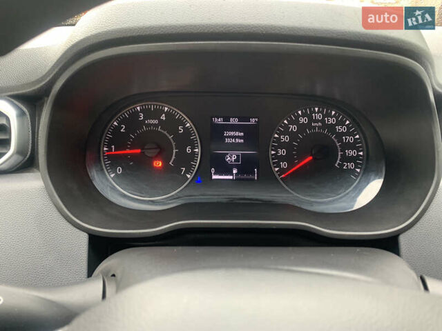 Білий Рено Дастер, об'ємом двигуна 1.5 л та пробігом 220 тис. км за 12450 $, фото 9 на Automoto.ua