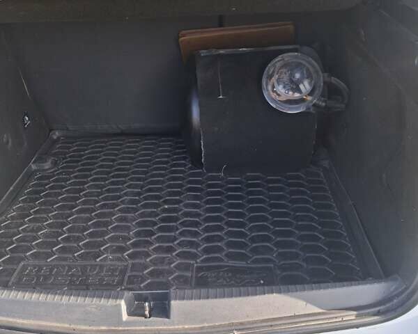 Белый Рено Дастер, объемом двигателя 1.6 л и пробегом 68 тыс. км за 14100 $, фото 8 на Automoto.ua