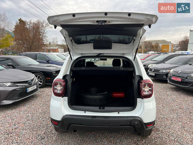 Белый Рено Дастер, объемом двигателя 1.6 л и пробегом 147 тыс. км за 13950 $, фото 9 на Automoto.ua