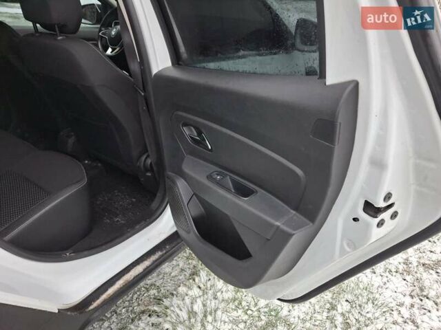 Білий Рено Дастер, об'ємом двигуна 1.46 л та пробігом 211 тис. км за 16500 $, фото 24 на Automoto.ua