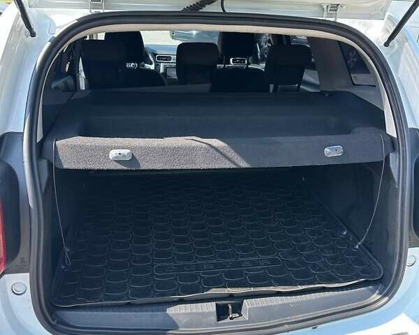 Белый Рено Дастер, объемом двигателя 1.5 л и пробегом 118 тыс. км за 15700 $, фото 16 на Automoto.ua