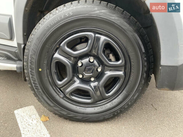 Білий Рено Дастер, об'ємом двигуна 1.5 л та пробігом 70 тис. км за 16200 $, фото 2 на Automoto.ua