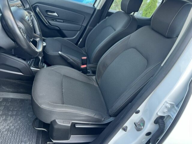 Белый Рено Дастер, объемом двигателя 1.5 л и пробегом 184 тыс. км за 13599 $, фото 9 на Automoto.ua