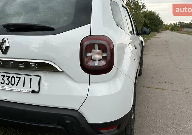 Белый Рено Дастер, объемом двигателя 1.6 л и пробегом 147 тыс. км за 12400 $, фото 15 на Automoto.ua