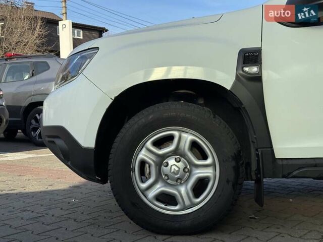 Белый Рено Дастер, объемом двигателя 1.5 л и пробегом 217 тыс. км за 11500 $, фото 4 на Automoto.ua