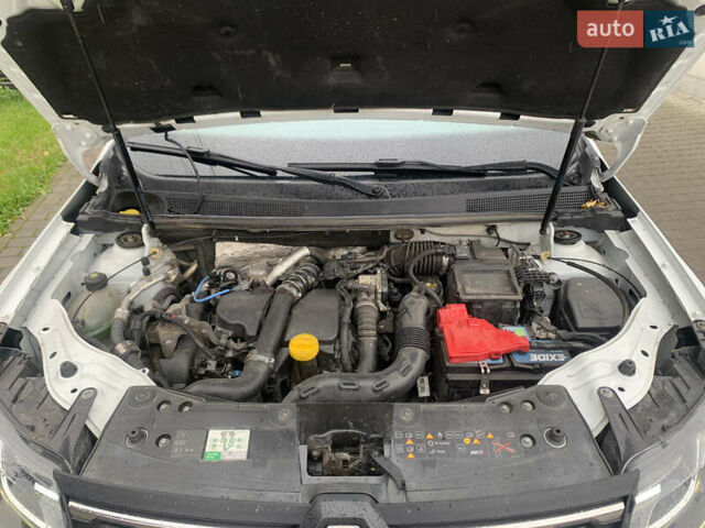 Білий Рено Дастер, об'ємом двигуна 1.5 л та пробігом 220 тис. км за 12450 $, фото 4 на Automoto.ua