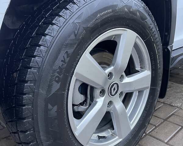 Белый Рено Дастер, объемом двигателя 1.6 л и пробегом 114 тыс. км за 13500 $, фото 17 на Automoto.ua