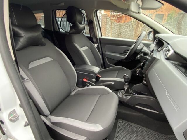 Білий Рено Дастер, об'ємом двигуна 1.5 л та пробігом 71 тис. км за 14700 $, фото 7 на Automoto.ua