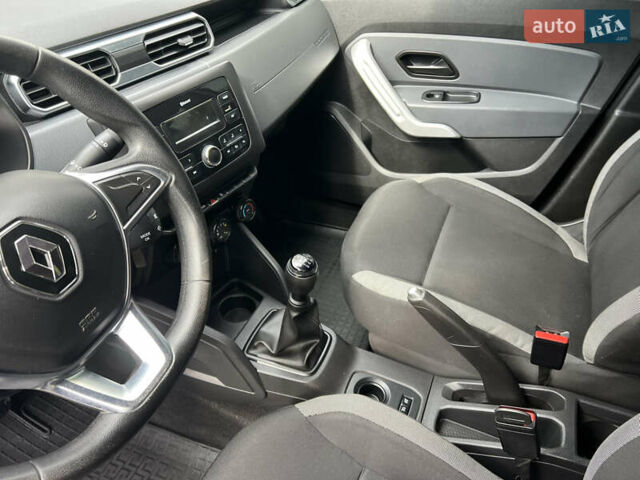 Белый Рено Дастер, объемом двигателя 1.6 л и пробегом 185 тыс. км за 12700 $, фото 49 на Automoto.ua