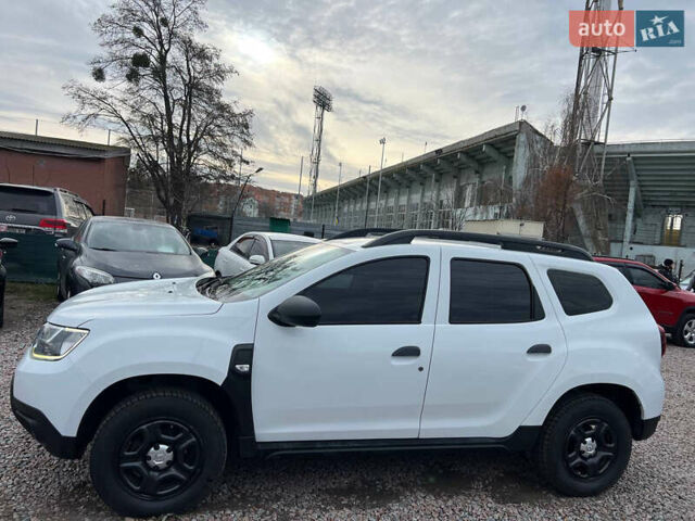 Белый Рено Дастер, объемом двигателя 1.6 л и пробегом 147 тыс. км за 13950 $, фото 4 на Automoto.ua