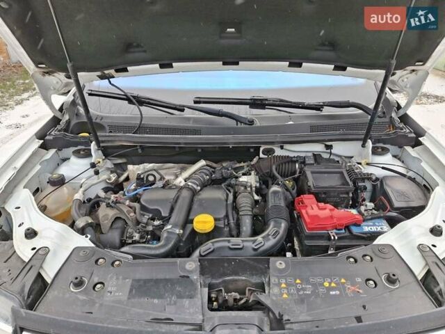 Білий Рено Дастер, об'ємом двигуна 1.46 л та пробігом 211 тис. км за 16500 $, фото 27 на Automoto.ua