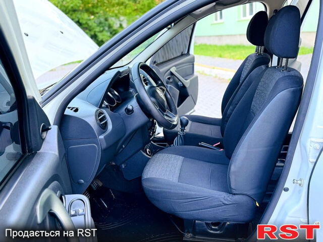 Білий Рено Дастер, об'ємом двигуна 1.5 л та пробігом 67 тис. км за 14800 $, фото 8 на Automoto.ua