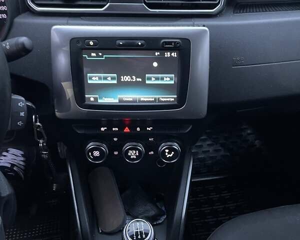 Белый Рено Дастер, объемом двигателя 1.6 л и пробегом 114 тыс. км за 13500 $, фото 5 на Automoto.ua