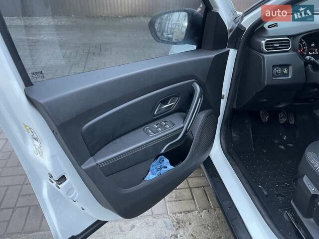 Белый Рено Дастер, объемом двигателя 1.6 л и пробегом 114 тыс. км за 13500 $, фото 8 на Automoto.ua
