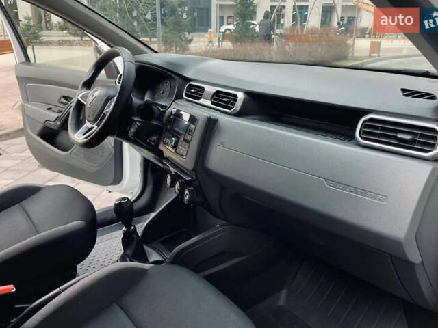 Белый Рено Дастер, объемом двигателя 1.5 л и пробегом 146 тыс. км за 13300 $, фото 11 на Automoto.ua